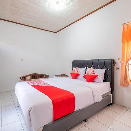 Capital O 1541 Puri Cikole Asri Hotel Lembang Ngoại thất bức ảnh