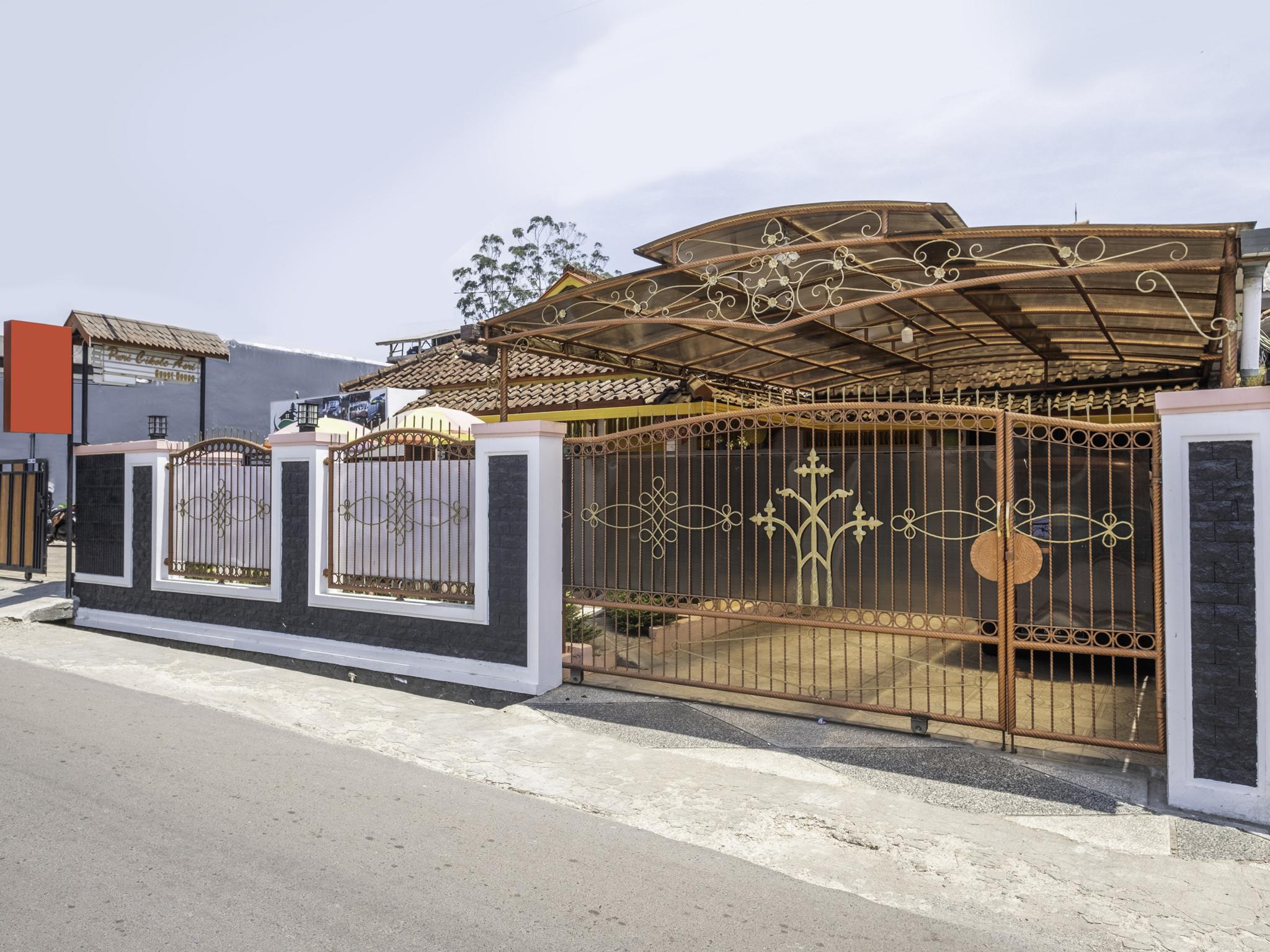 Capital O 1541 Puri Cikole Asri Hotel Lembang Ngoại thất bức ảnh