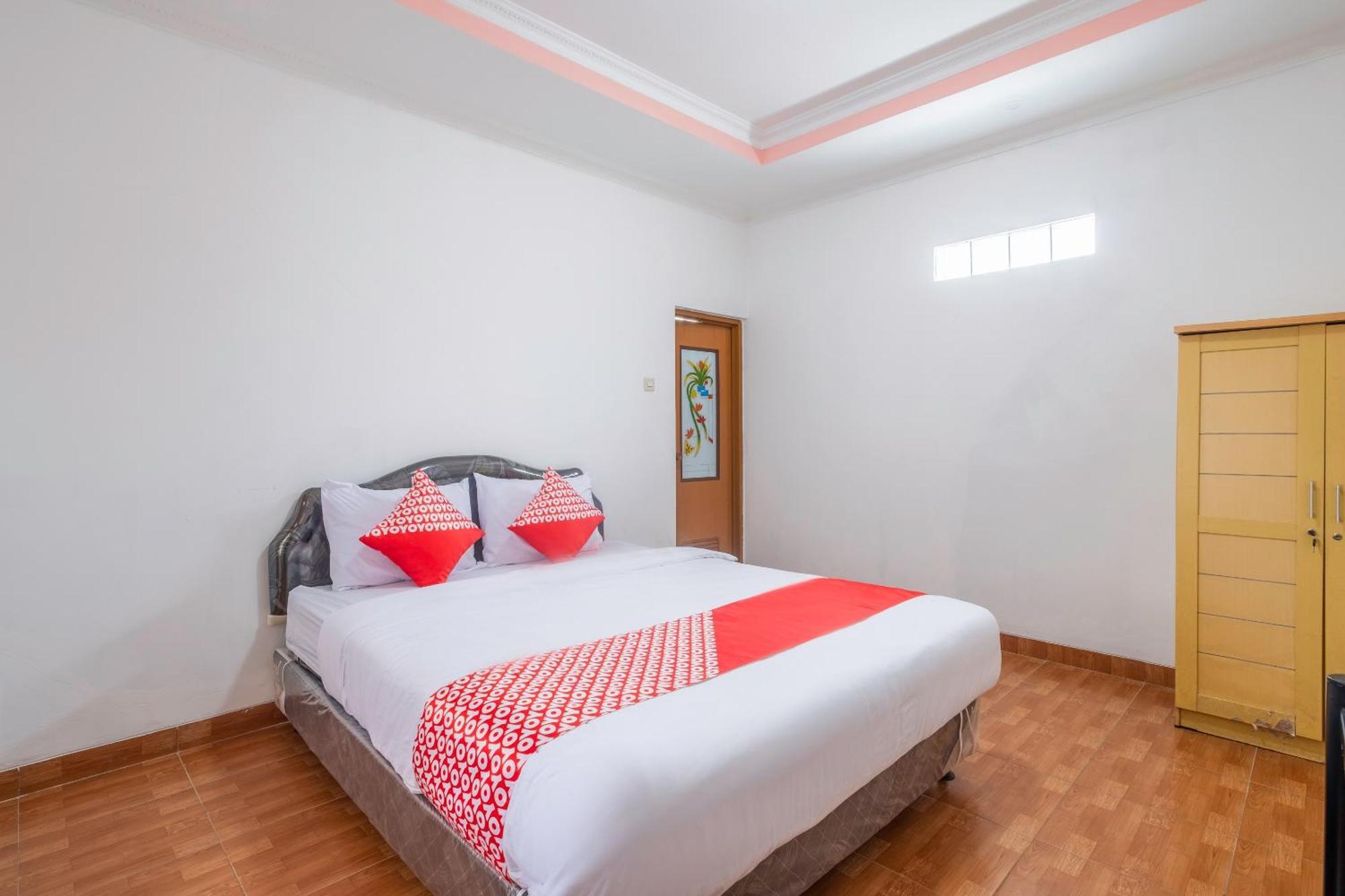 Capital O 1541 Puri Cikole Asri Hotel Lembang Ngoại thất bức ảnh