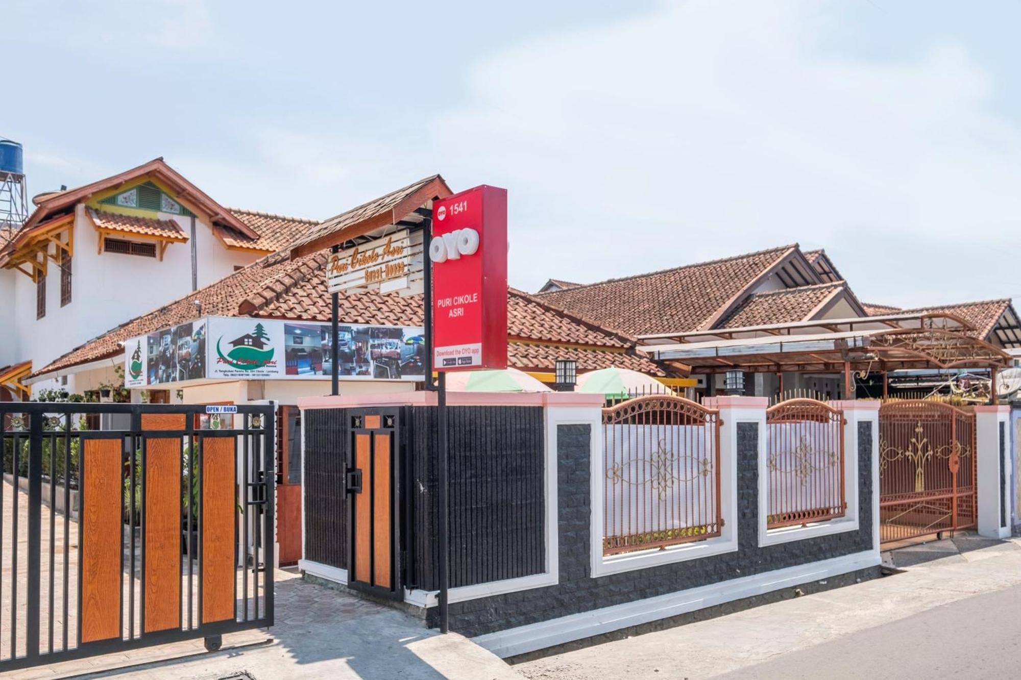 Capital O 1541 Puri Cikole Asri Hotel Lembang Ngoại thất bức ảnh